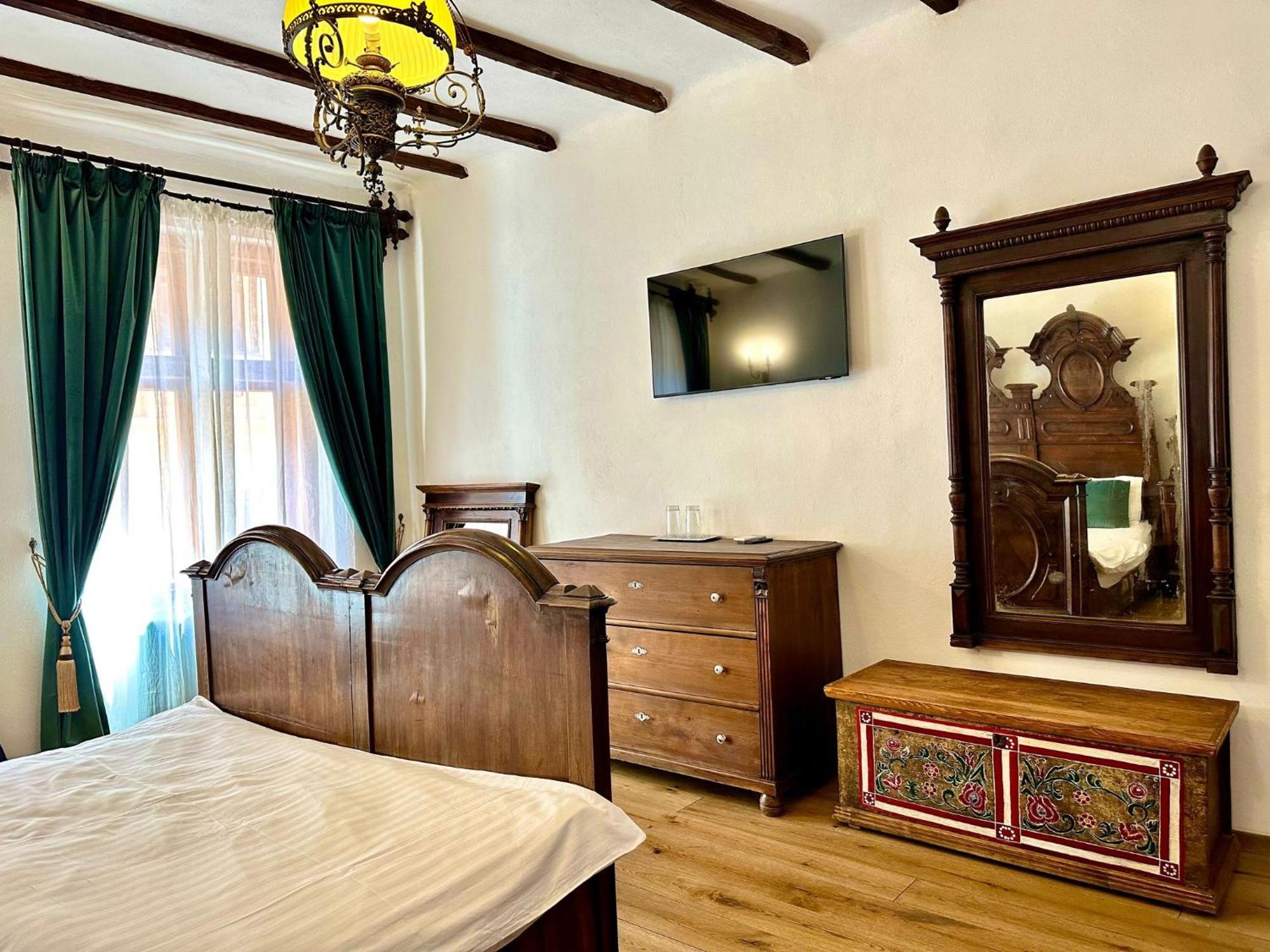 The Throne - M Museum Hotel Sighisoara Exterior photo