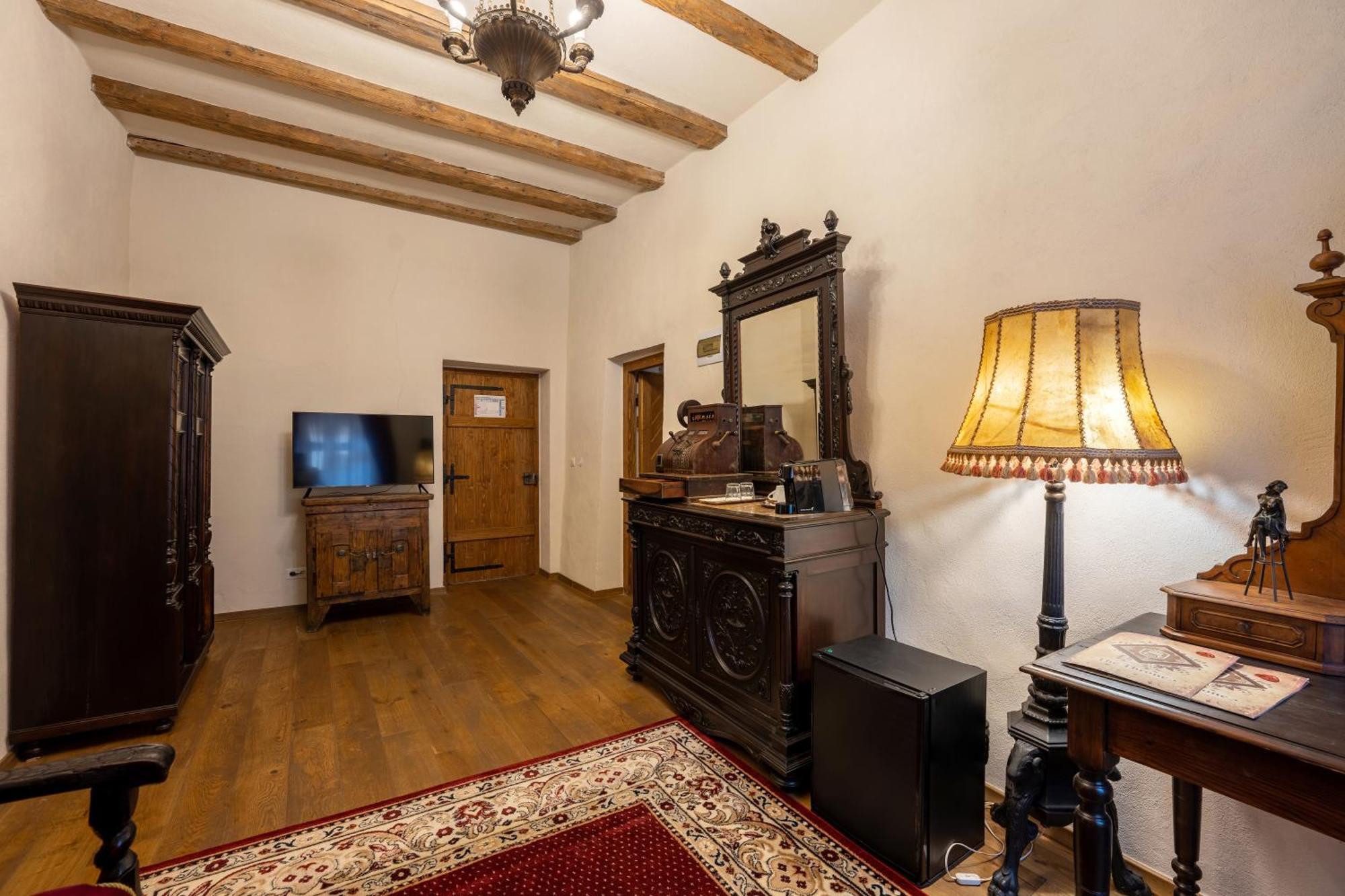 The Throne - M Museum Hotel Sighisoara Exterior photo